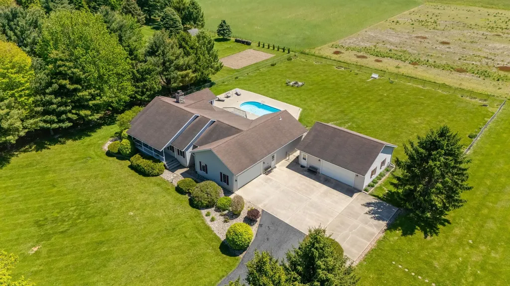 3740 Buffalo Road Bertrand Township MI 49120