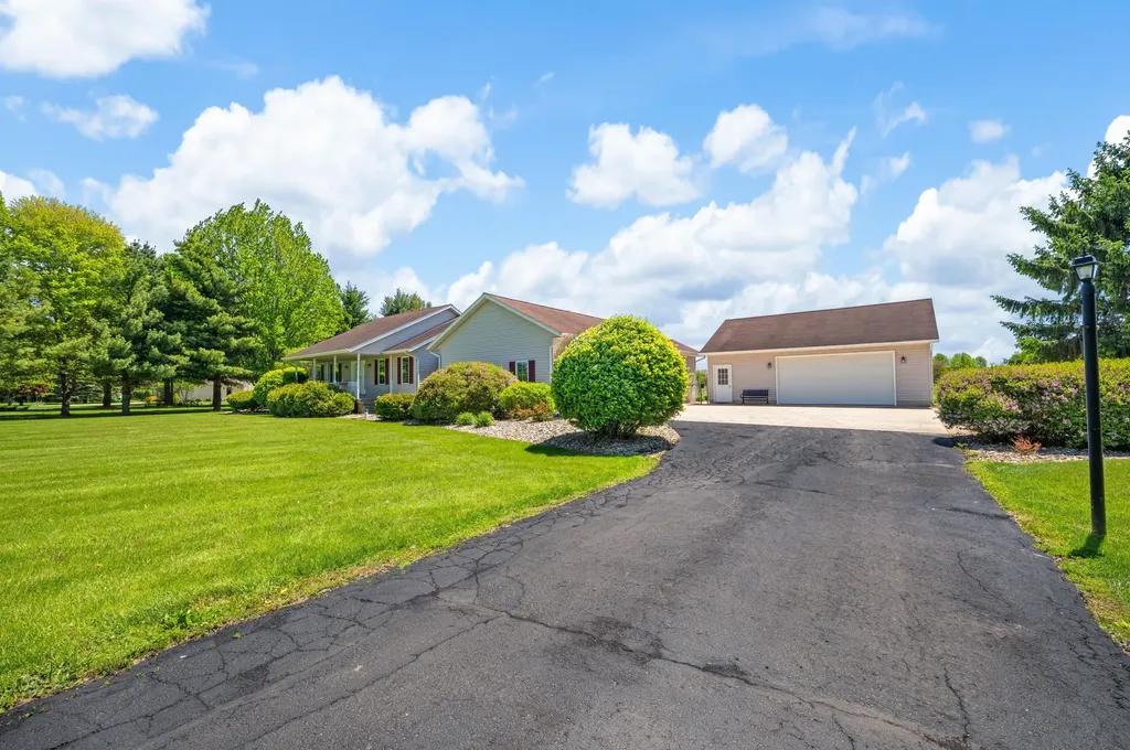 3740 Buffalo Road Bertrand Township MI 49120