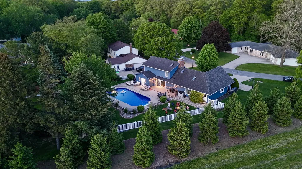 3140 Bluffwood Place St. Joseph Charter Township MI 49085