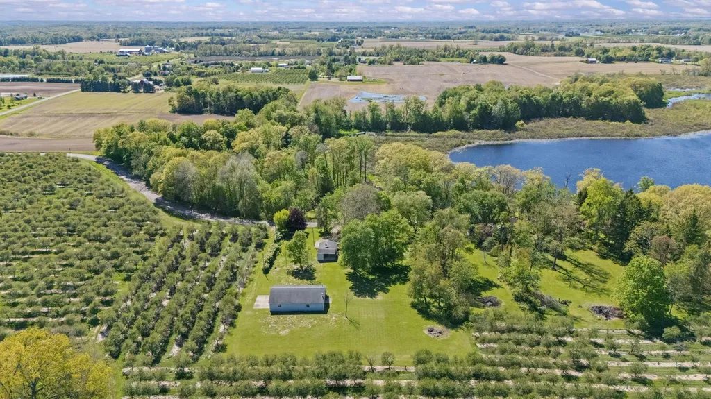8498 Lake Road Berrien Township MI 49102