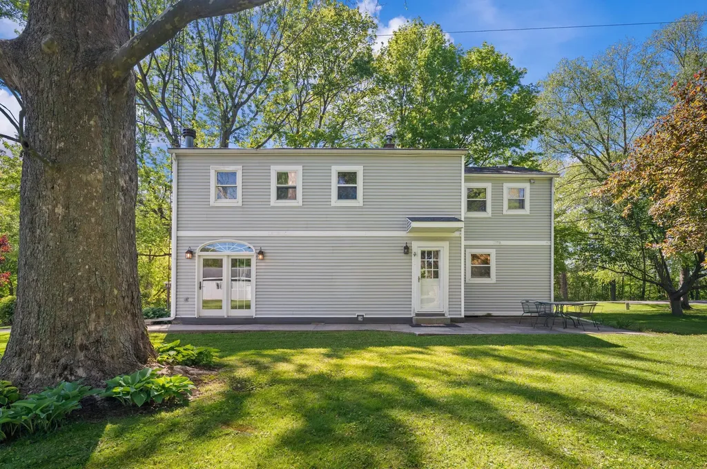 8498 Lake Road Berrien Township MI 49102