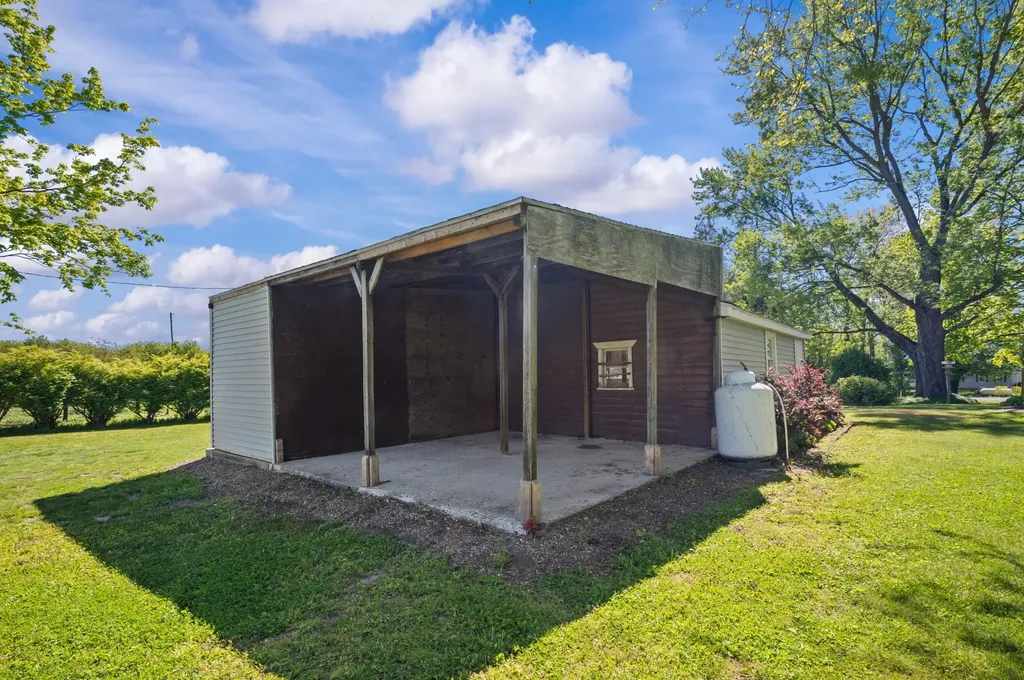 8498 Lake Road Berrien Township MI 49102