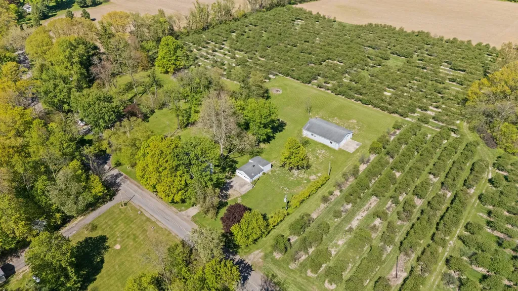 8498 Lake Road Berrien Township MI 49102