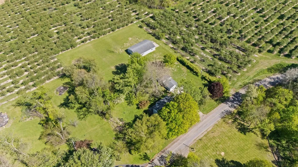 8498 Lake Road Berrien Township MI 49102