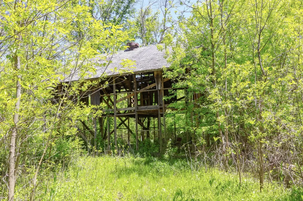 7133 Us Highway 12 Three Oaks Township MI 49128