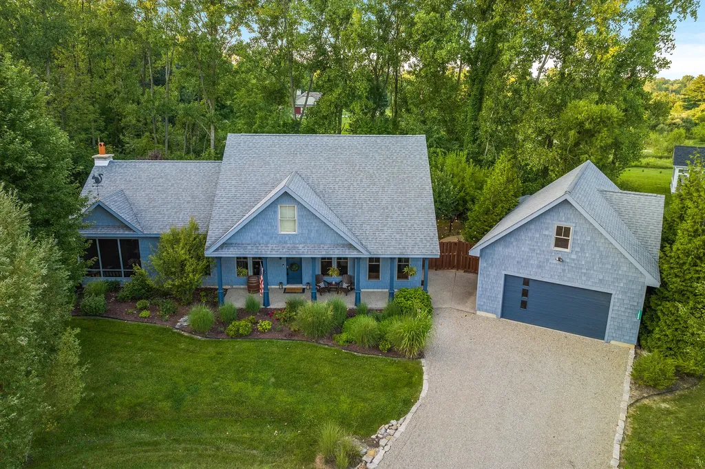13868 Jane Way Chikaming Township MI 49125