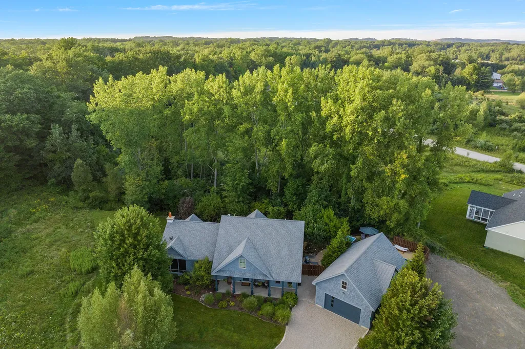 13868 Jane Way Chikaming Township MI 49125
