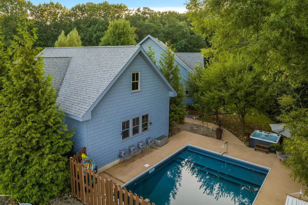 13868 Jane Way Chikaming Township MI 49125