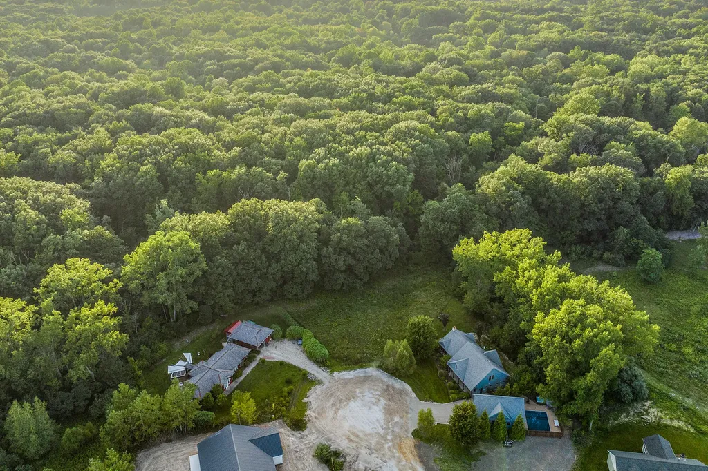 13868 Jane Way Chikaming Township MI 49125