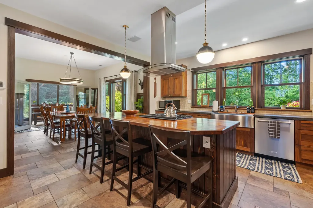13868 Jane Way Chikaming Township MI 49125