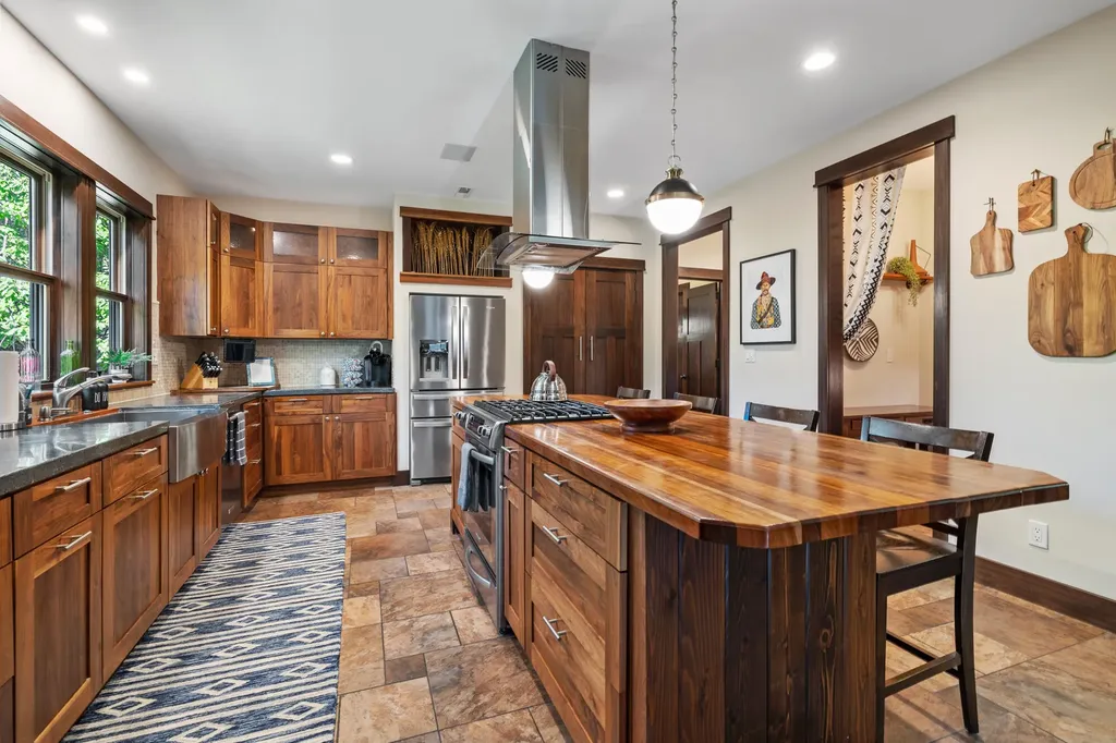 13868 Jane Way Chikaming Township MI 49125