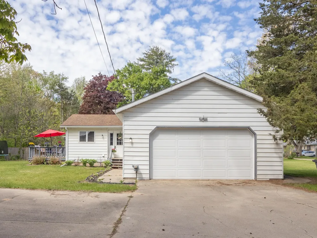 45523 Eleanor Drive Decatur Township MI 49045