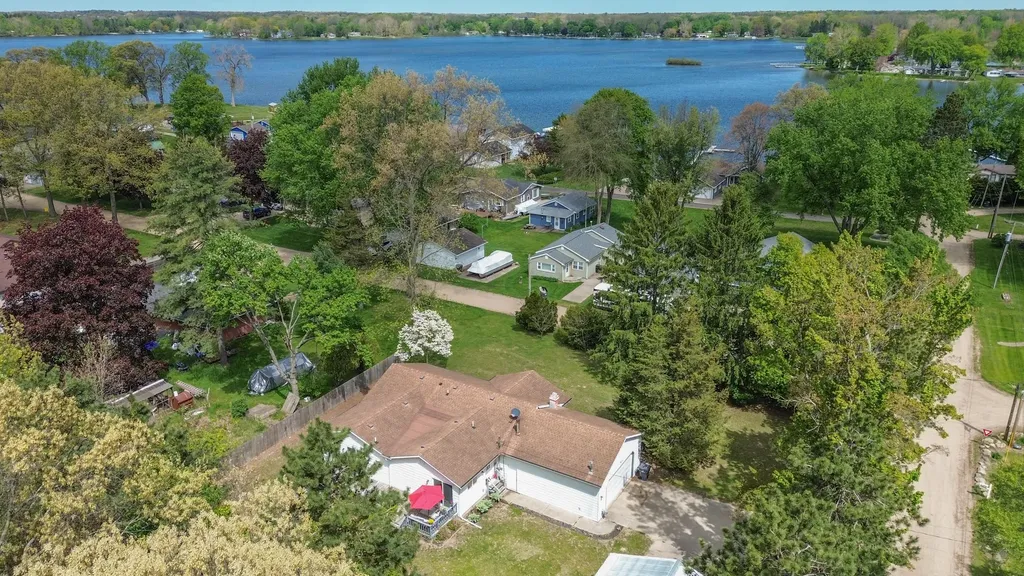 45523 Eleanor Drive Decatur Township MI 49045