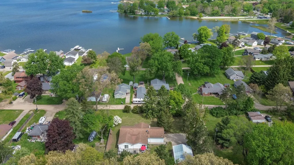 45523 Eleanor Drive Decatur Township MI 49045