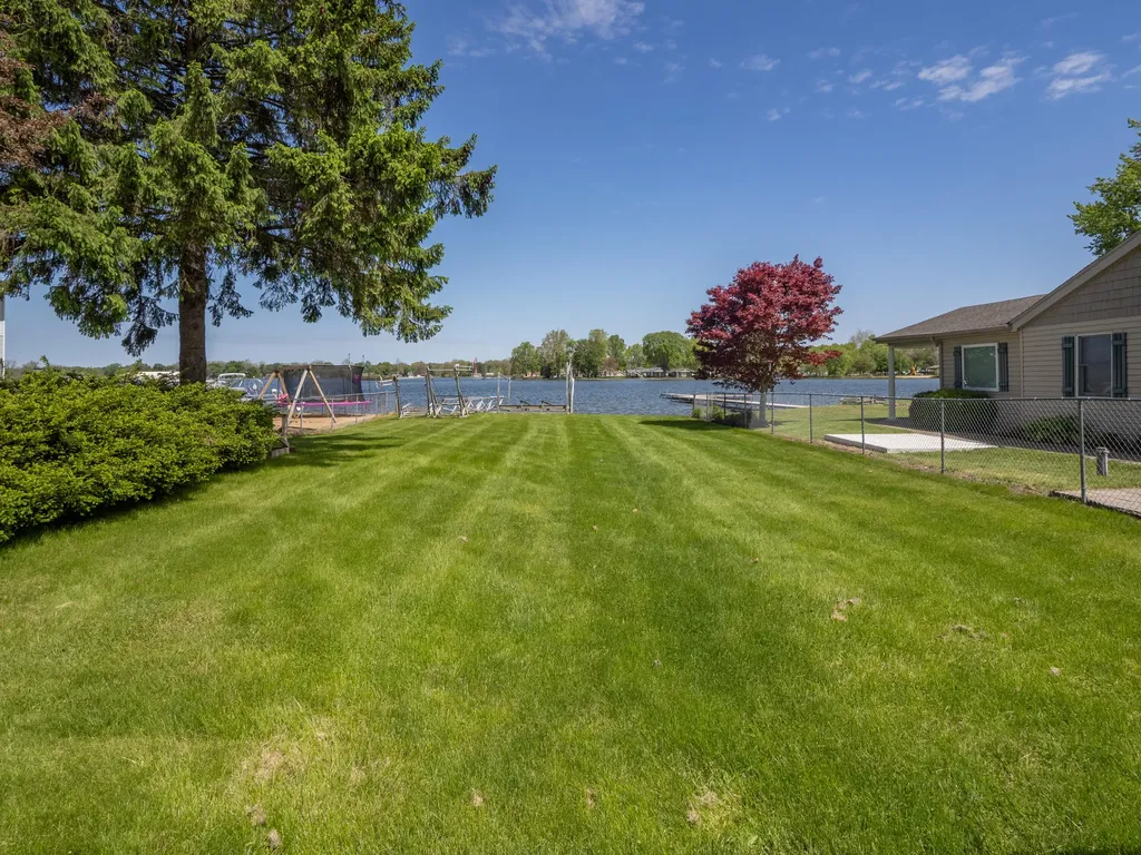 45523 Eleanor Drive Decatur Township MI 49045