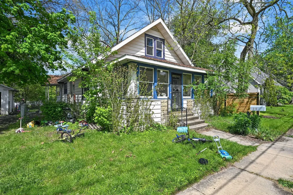 318 N 10th Street Niles City MI 49120