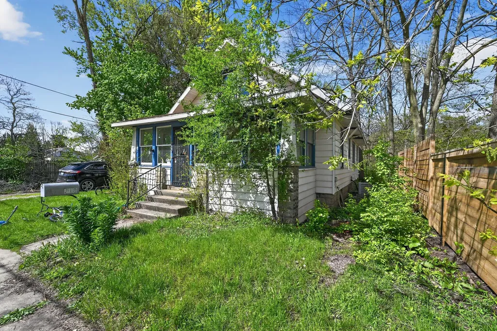 318 N 10th Street Niles City MI 49120