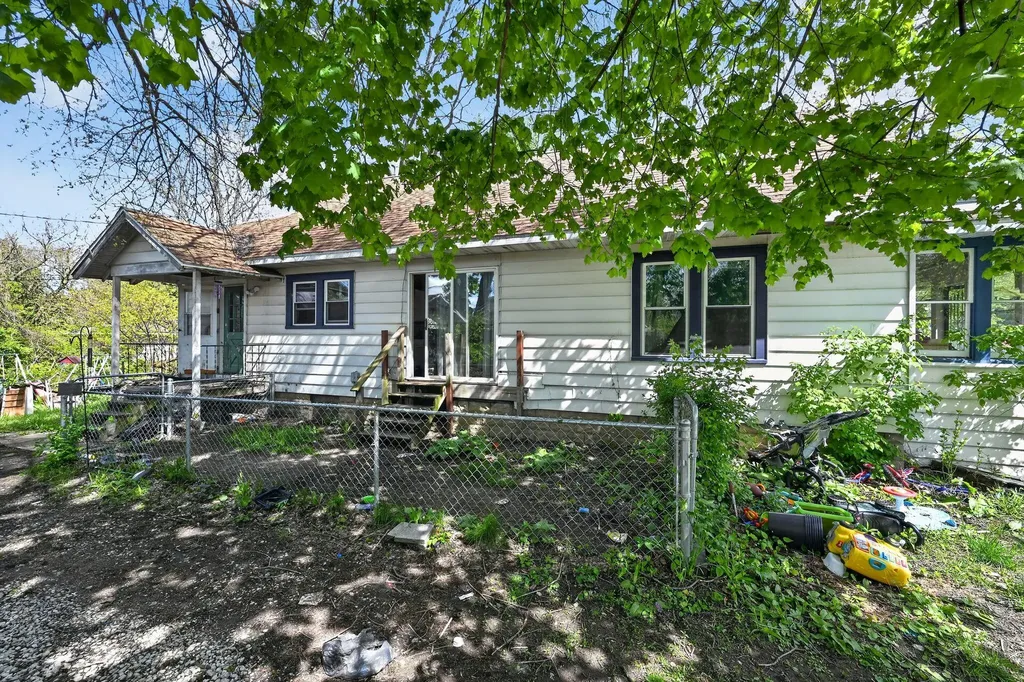 318 N 10th Street Niles City MI 49120