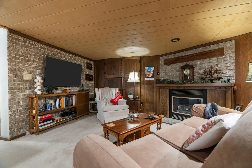 30938 Redfield Street Milton Township MI 49120