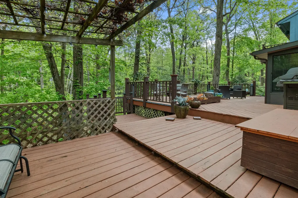 30938 Redfield Street Milton Township MI 49120