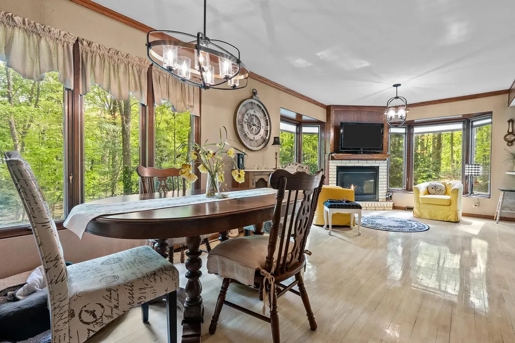 30938 Redfield Street Milton Township MI 49120