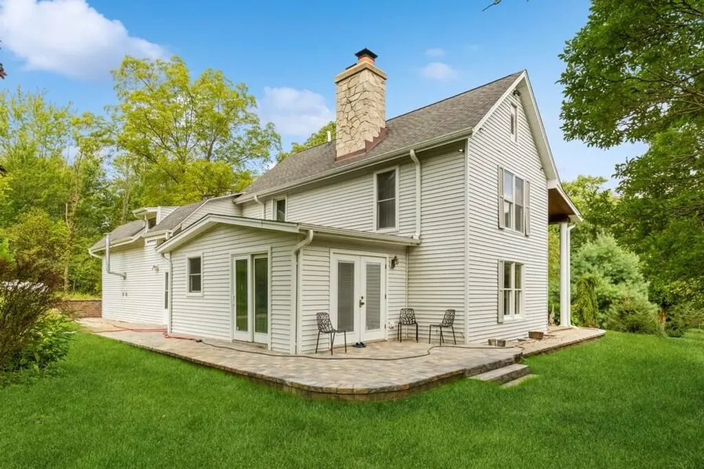 6460 E Galien Buchanan Road Bertrand Township MI 49107