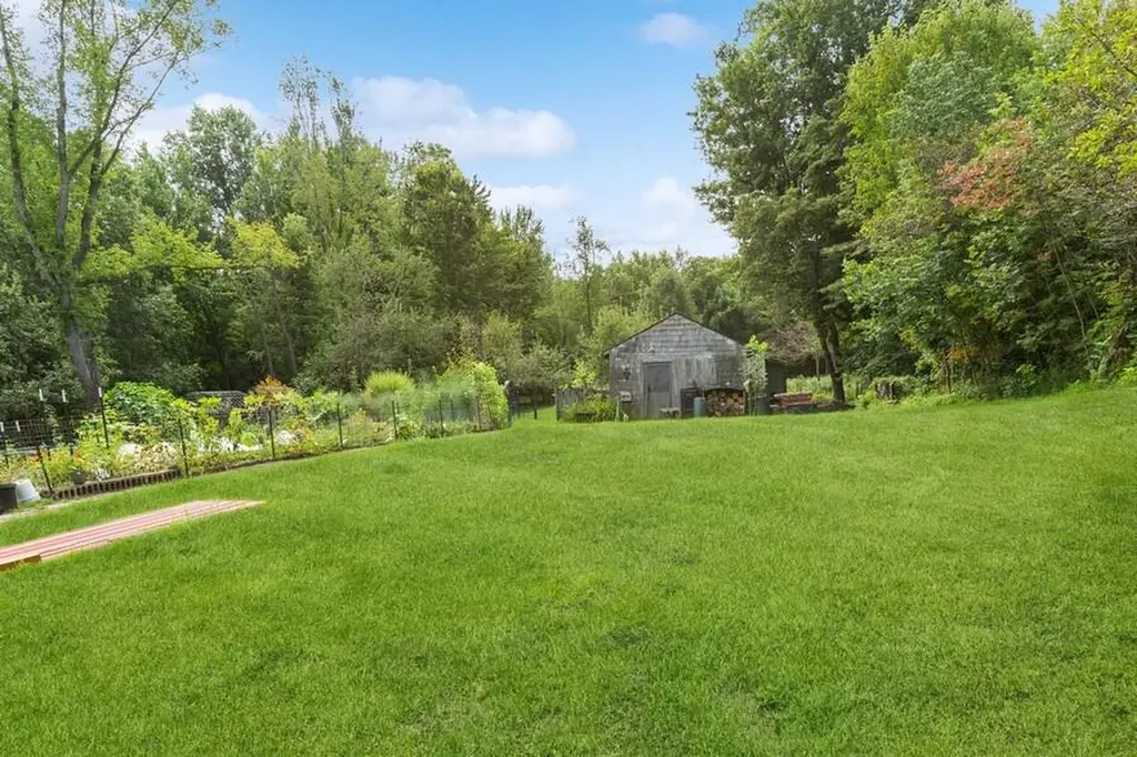 6460 E Galien Buchanan Road Bertrand Township MI 49107