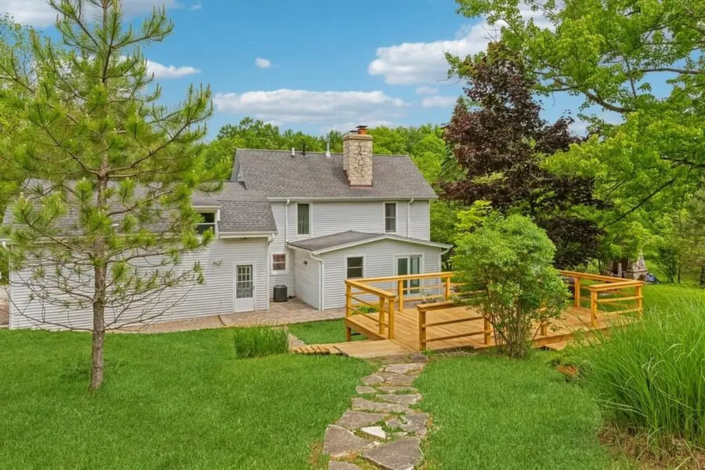 6460 E Galien Buchanan Road Bertrand Township MI 49107