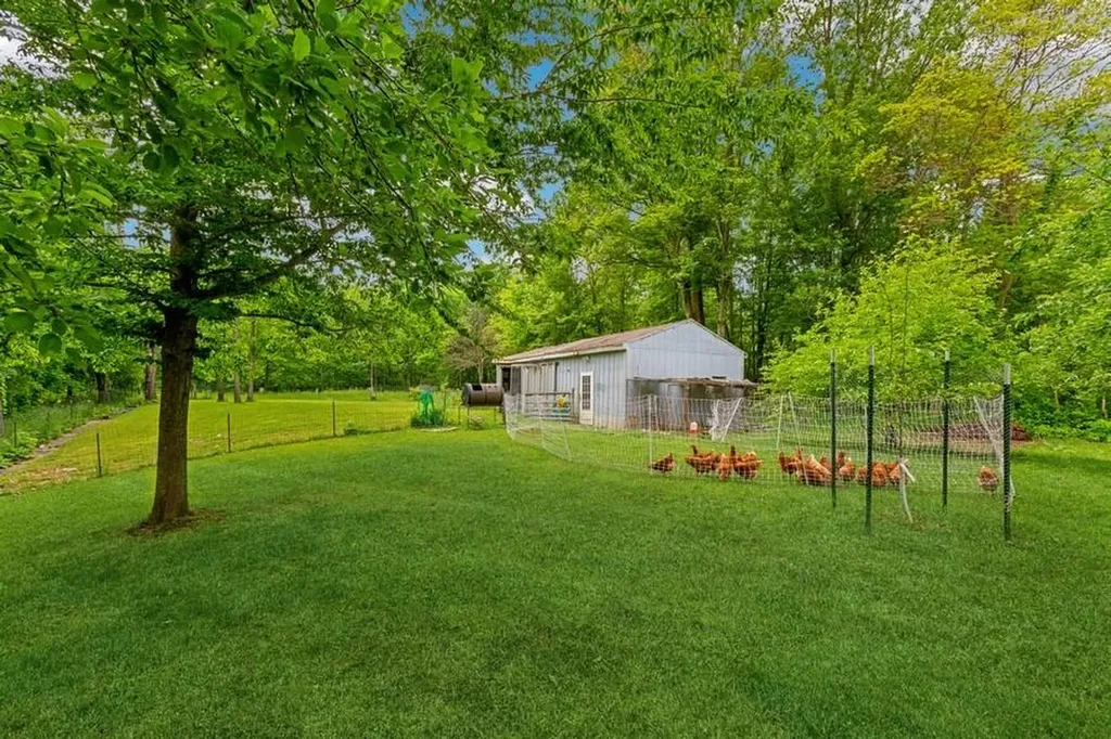 6460 E Galien Buchanan Road Bertrand Township MI 49107