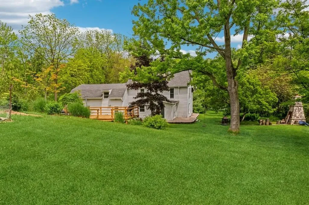 6460 E Galien Buchanan Road Bertrand Township MI 49107