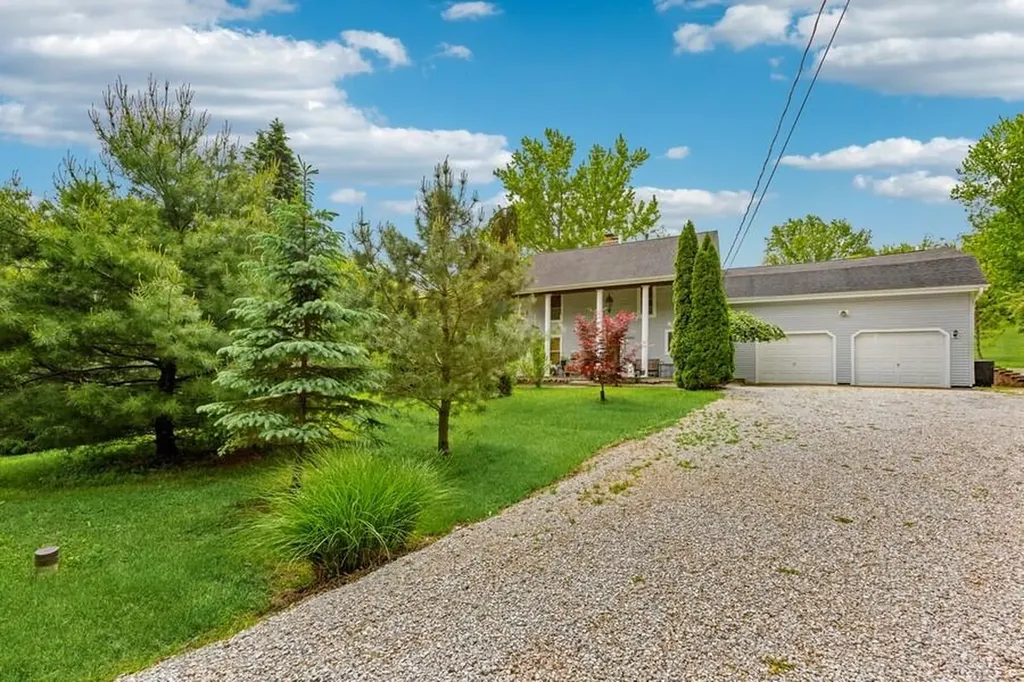 6460 E Galien Buchanan Road Bertrand Township MI 49107