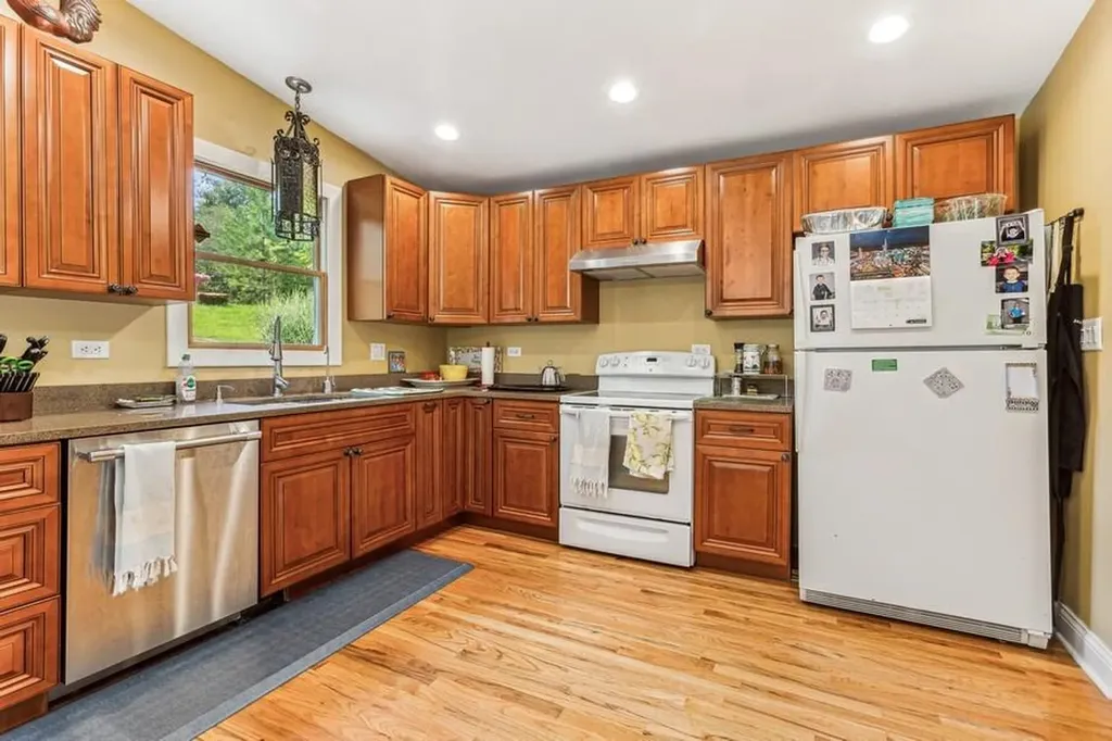 6460 E Galien Buchanan Road Bertrand Township MI 49107