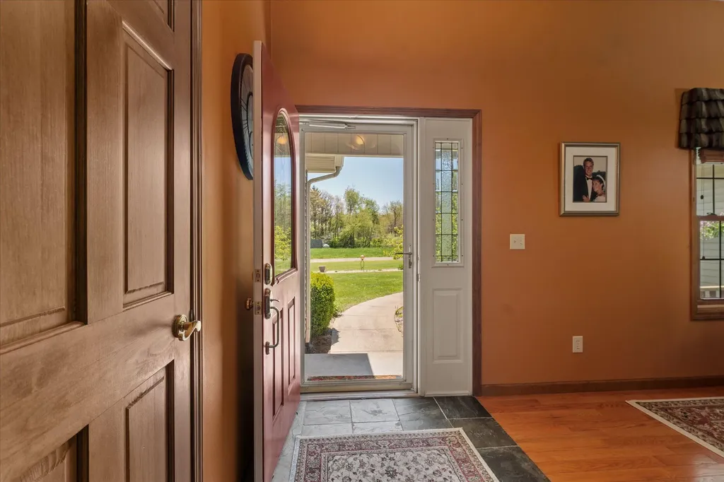 27100 Deerfield Lane Jefferson Township MI 49112