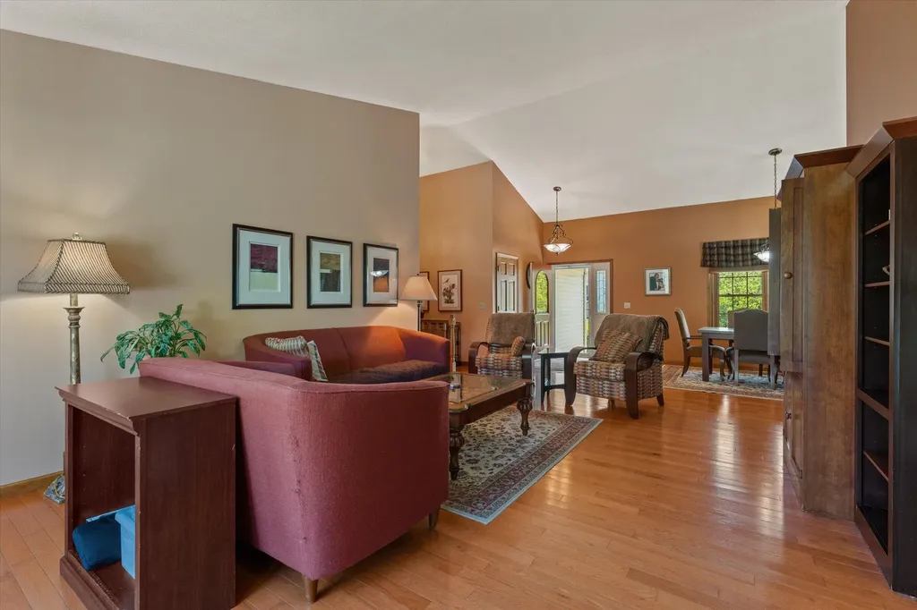 27100 Deerfield Lane Jefferson Township MI 49112