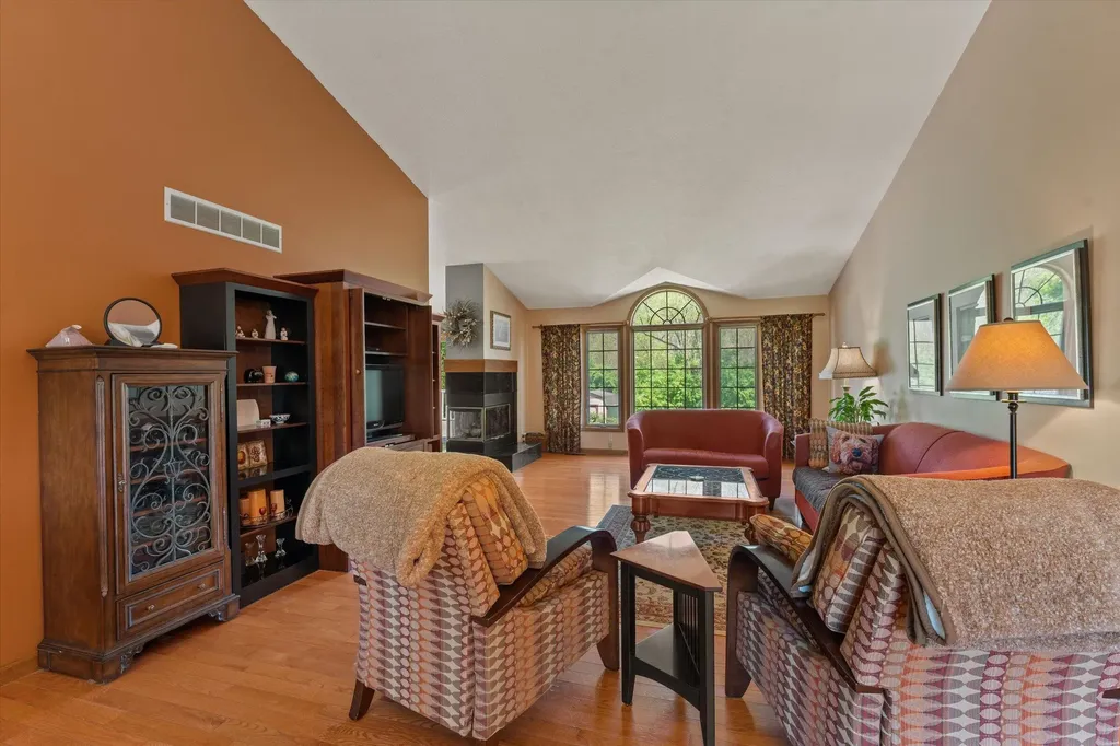 27100 Deerfield Lane Jefferson Township MI 49112