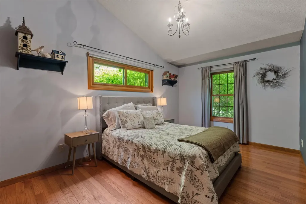 27100 Deerfield Lane Jefferson Township MI 49112