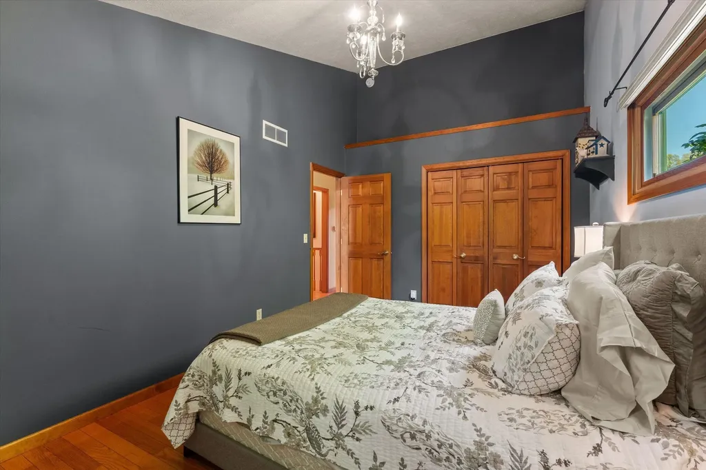 27100 Deerfield Lane Jefferson Township MI 49112