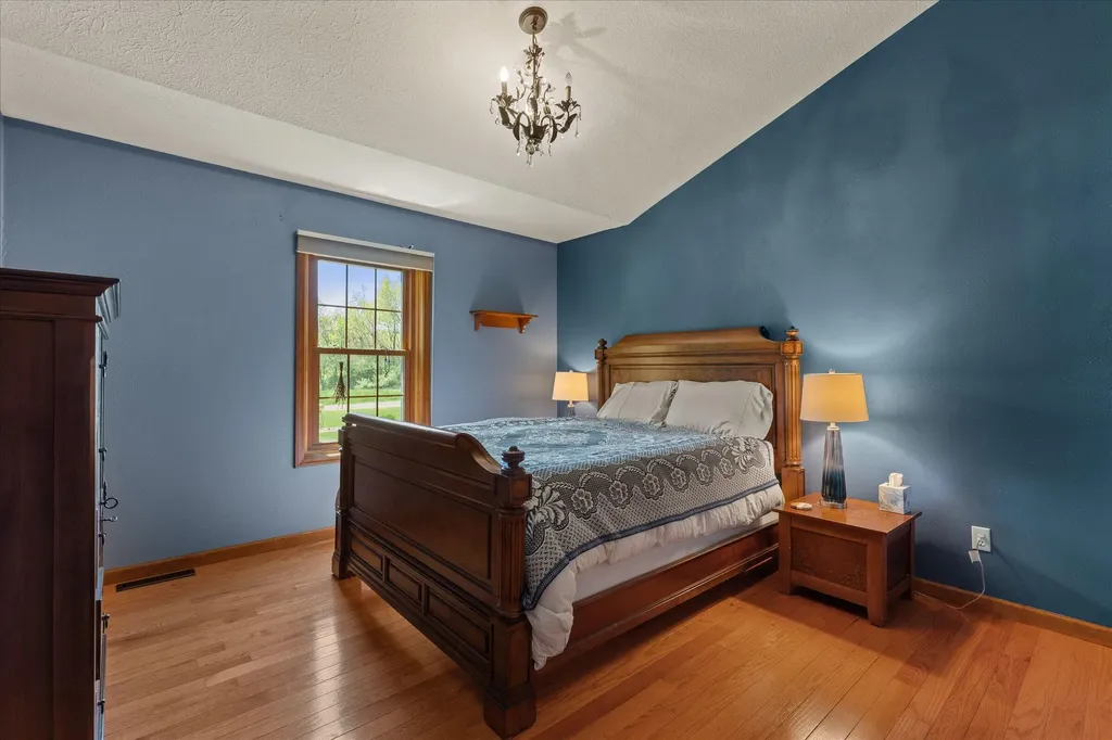 27100 Deerfield Lane Jefferson Township MI 49112