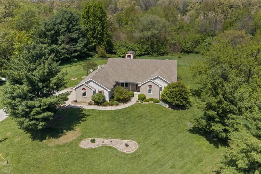 27100 Deerfield Lane Jefferson Township MI 49112
