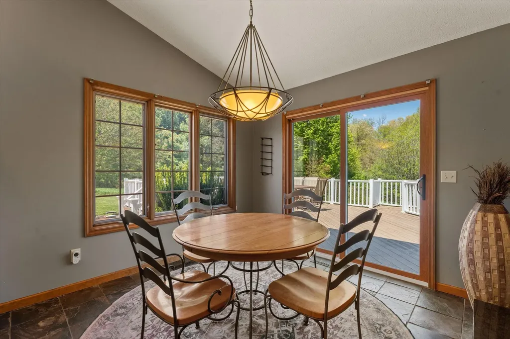 27100 Deerfield Lane Jefferson Township MI 49112