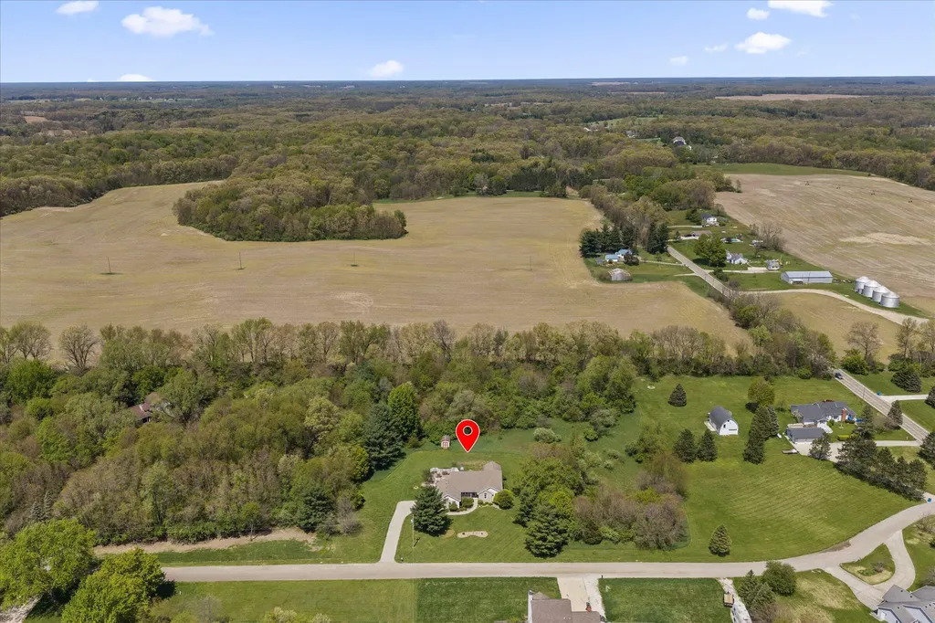 27100 Deerfield Lane Jefferson Township MI 49112