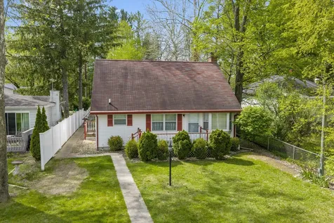 65351 E Peninsula Drive Calvin Township MI 49031