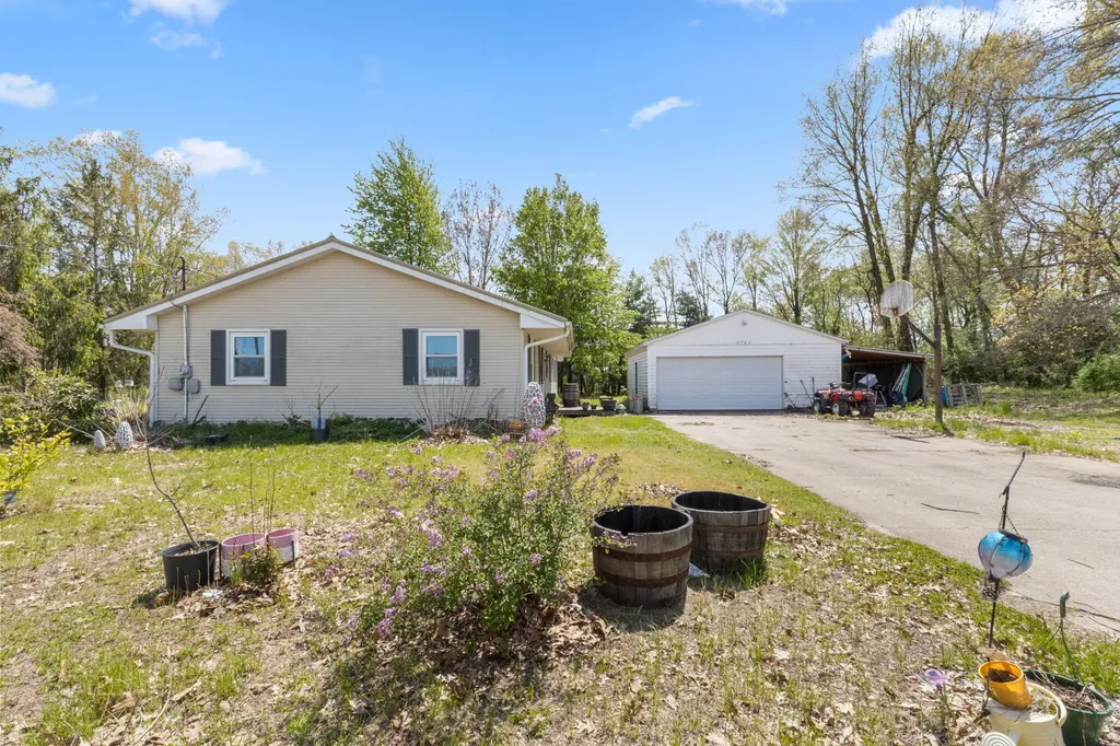 2780 Beebe Road Howard Township MI 49120