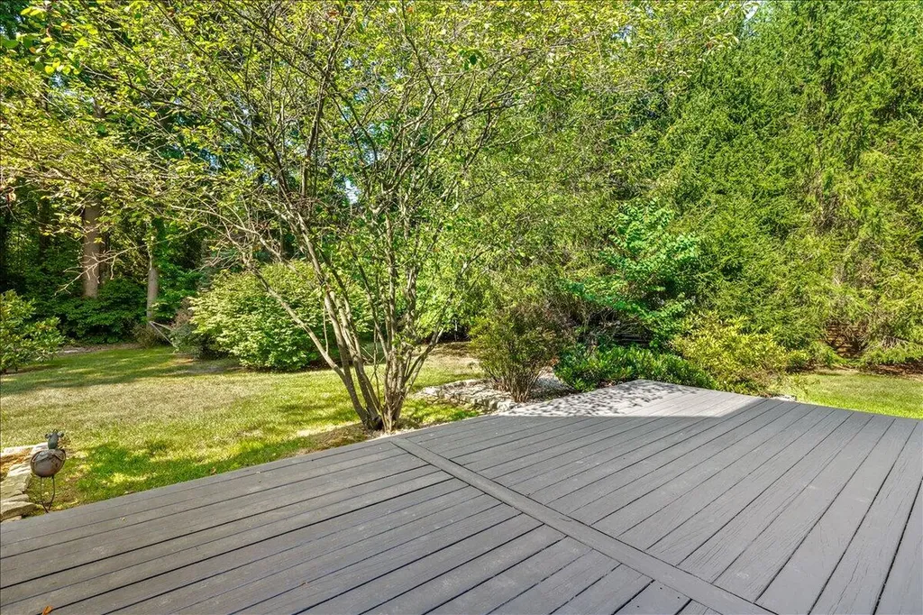 8773 Elm Valley Road Chikaming Township MI 49129