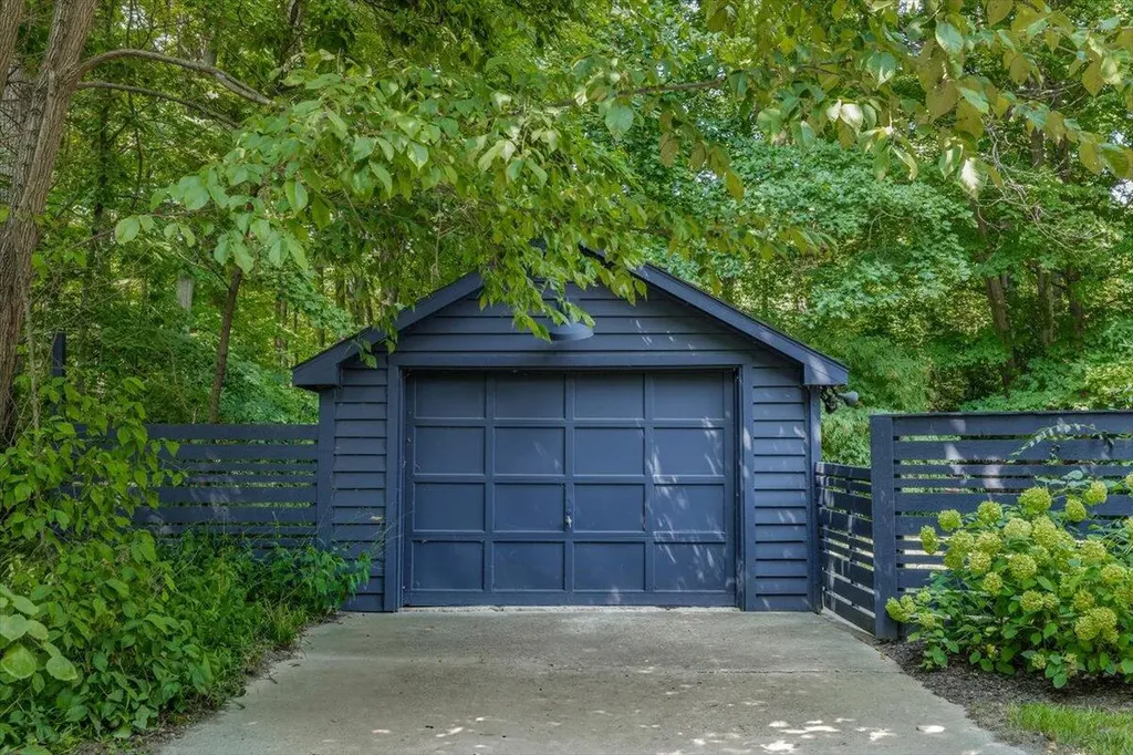 8773 Elm Valley Road Chikaming Township MI 49129