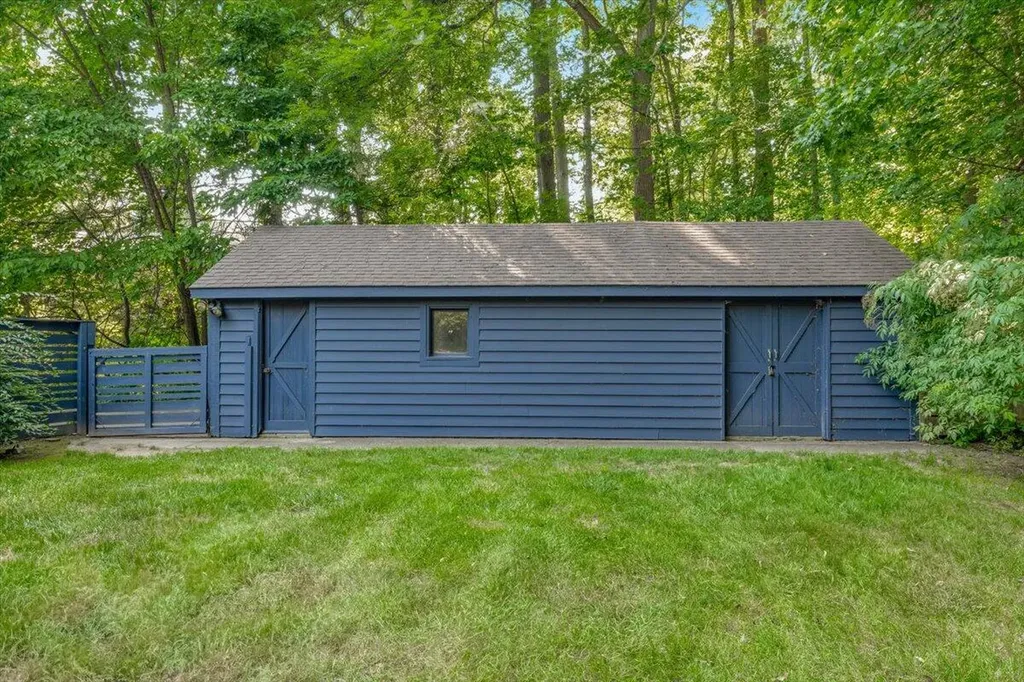 8773 Elm Valley Road Chikaming Township MI 49129