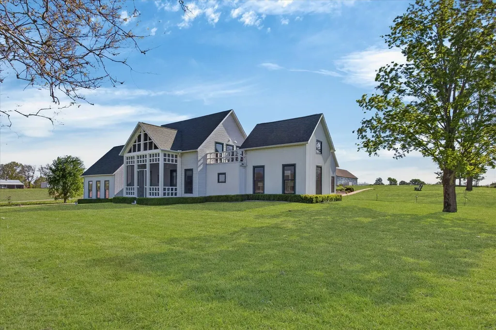 15337 Pardee Road Weesaw Township MI 49113