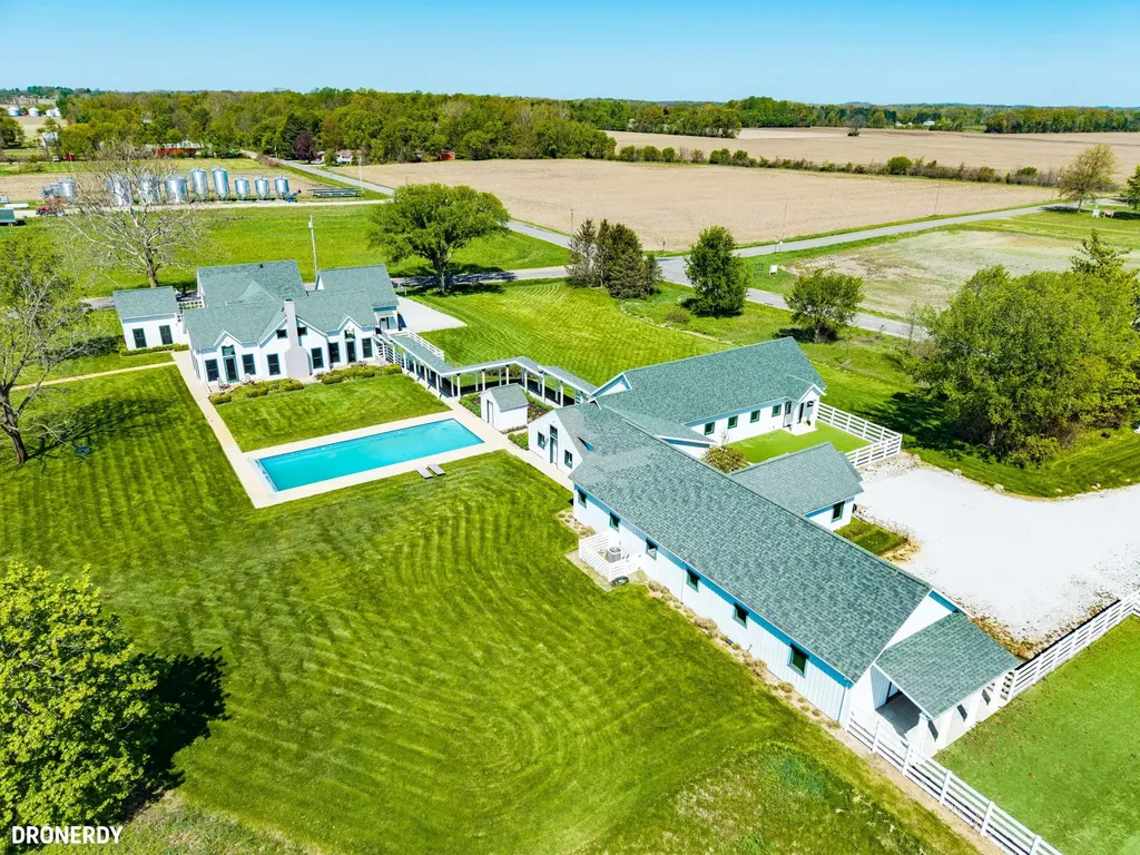 15337 Pardee Road Weesaw Township MI 49113