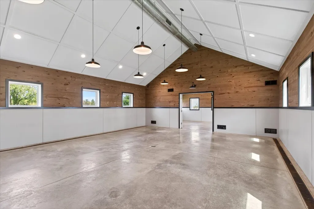 15337 Pardee Road Weesaw Township MI 49113