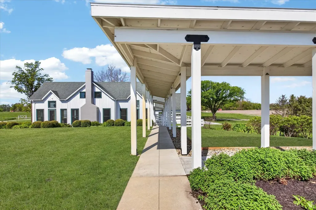 15337 Pardee Road Weesaw Township MI 49113